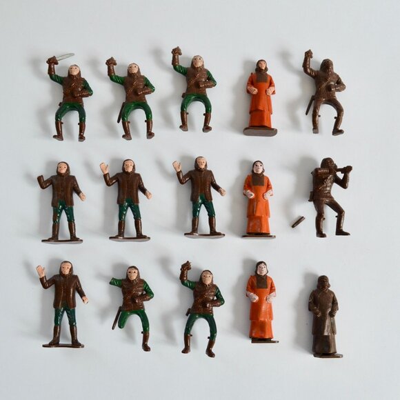 Lot Vintage Planet of the Apes Mini Figures Toy Figurines MOST BROKEN - Picture 1 of 14
